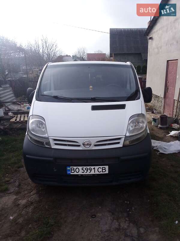 Седан Nissan Primastar