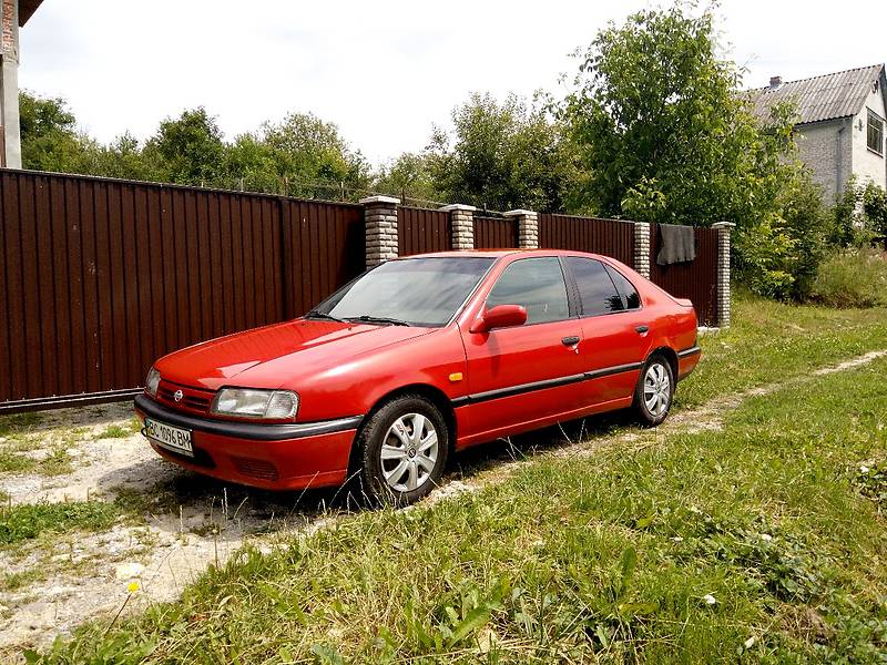 Nissan Primera 1992 года