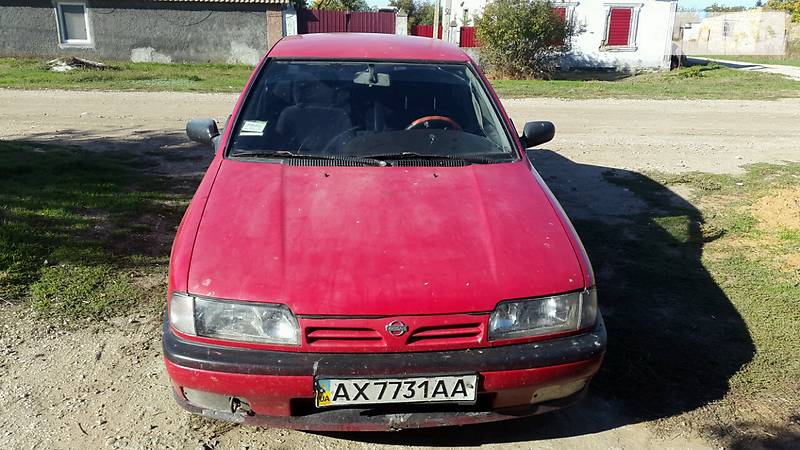 Nissan Primera 1990 года