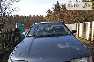 Nissan Primera  1992