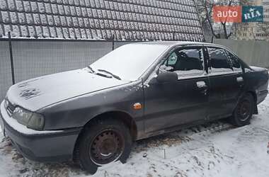 Nissan Primera 10 1992