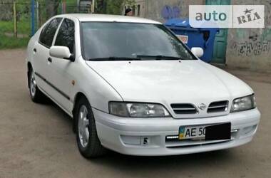 Nissan Primera  1998