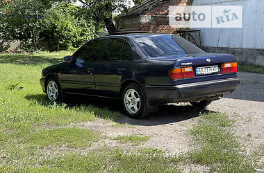 Nissan Primera  1992