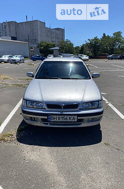 Nissan Primera  1998