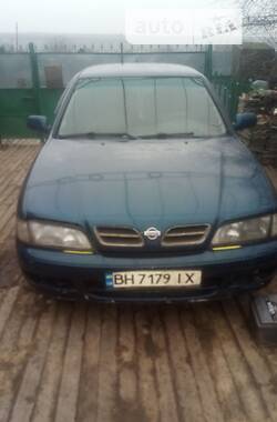 Nissan Primera  1998