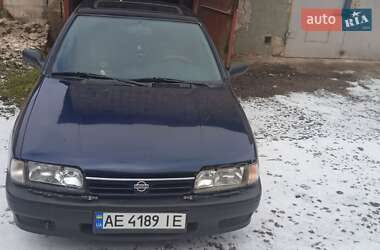 Nissan Primera  1993