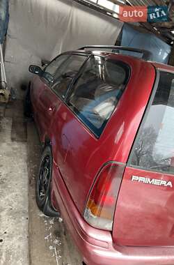 Nissan Primera  1992