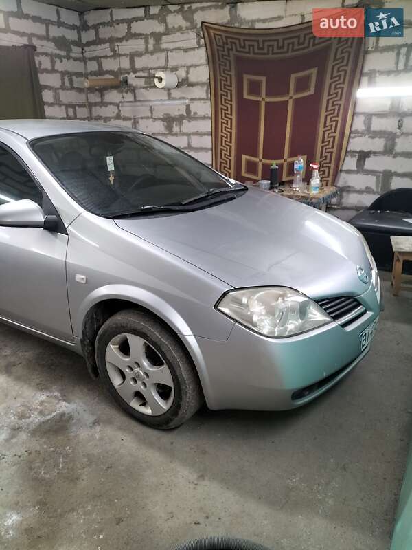 Седан Nissan Primera
