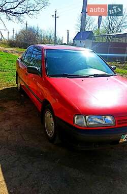 Nissan Primera  1992