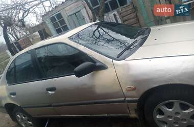 Nissan Primera  1992