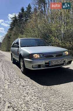 Nissan Primera  1992