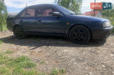 Nissan Primera  1993