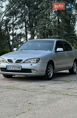 Nissan Primera  2001