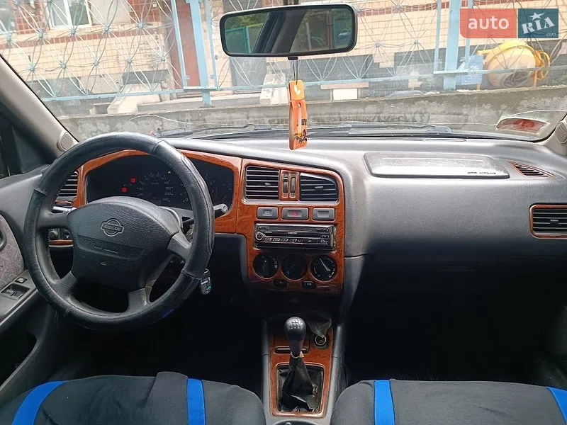 Nissan Primera 1996