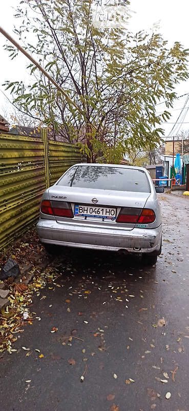 Седан Nissan Pulsar