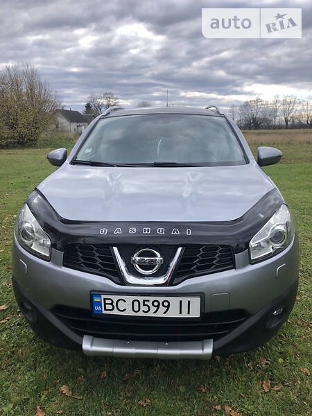 Легкові Nissan Qashqai+2