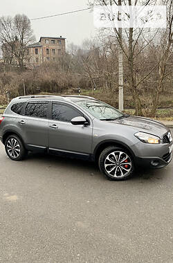 Nissan Qashqai+2  2011