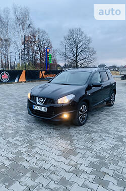 Nissan Qashqai+2  2011