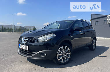 Nissan Qashqai+2  2010