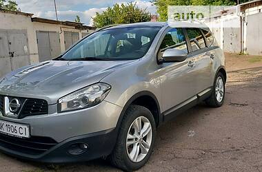 Nissan Qashqai+2  2010