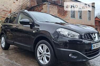 Nissan Qashqai+2  2011