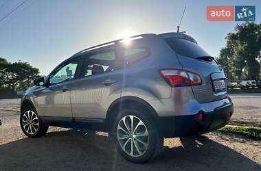 Nissan Qashqai+2 2010