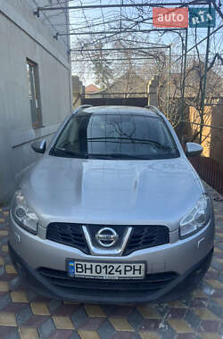 Nissan Qashqai+2  2011