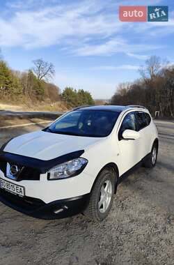 Nissan Qashqai+2  2011