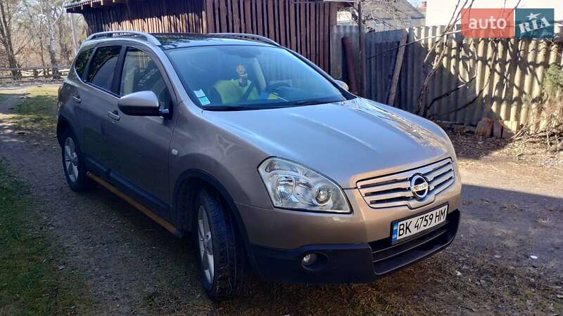 Nissan Qashqai+2