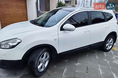 Nissan Qashqai+2  2011