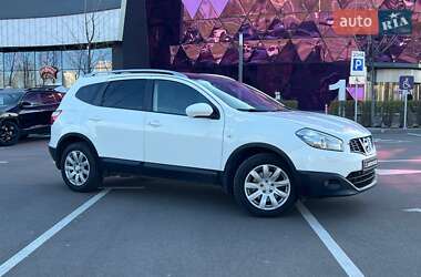 Nissan Qashqai+2  2011