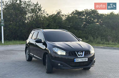 Nissan Qashqai+2  2011
