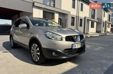 Nissan Qashqai+2  2013