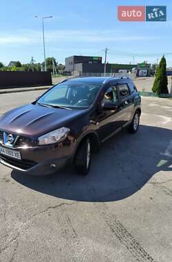 Nissan Qashqai+2  2010