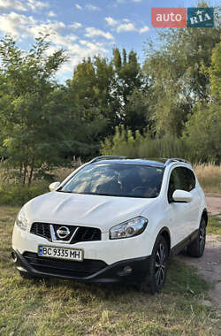 Nissan Qashqai+2  2010