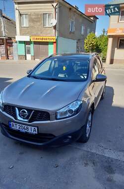 Nissan Qashqai+2  2011