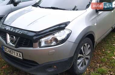 Nissan Qashqai+2 2010