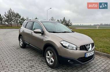 Nissan Qashqai+2  2011