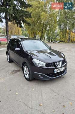 Nissan Qashqai+2  2011