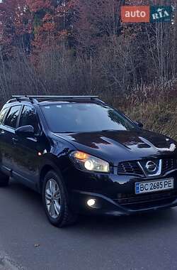 Nissan Qashqai+2 2011