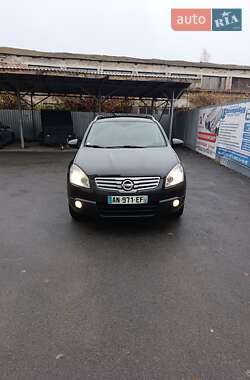 Nissan Qashqai+2 2010