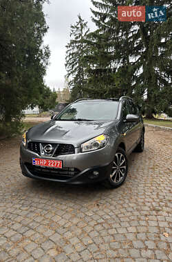 Nissan Qashqai+2  2011