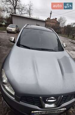 Nissan Qashqai+2  2010
