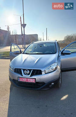 Nissan Qashqai+2  2010