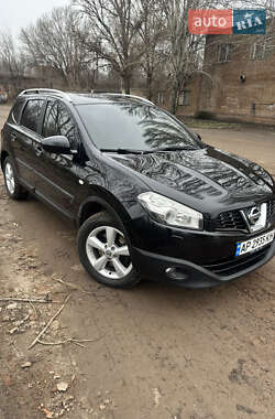 Nissan Qashqai+2  2010