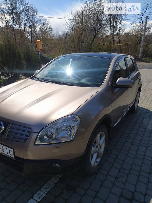 Минивэн Nissan Qashqai