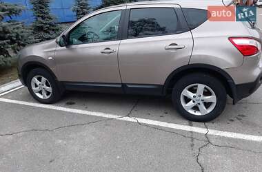 Nissan Qashqai  2012