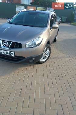 Nissan Qashqai  2012