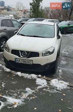 Nissan Qashqai  2012