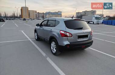 Nissan Qashqai  2010